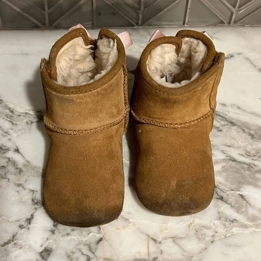 $18 ADD ON Jesse Bow Ugg booties‎ 2-3c 2c 3c bow shearling baby girl
